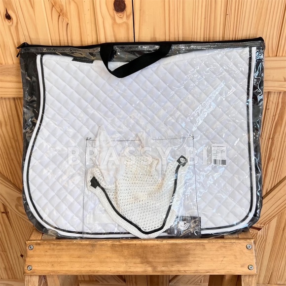 Equinavia Voss Dressage Saddle Pad & Bonnet Set - Picture 3 of 3